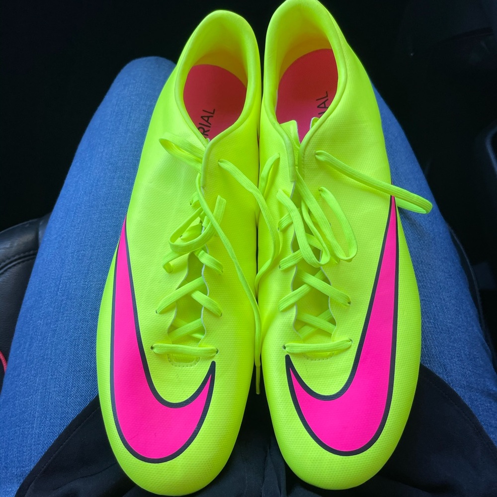 Nike Mens Rare Mercurial Victory V FG 651632 760 Yellow Soccer Cleats